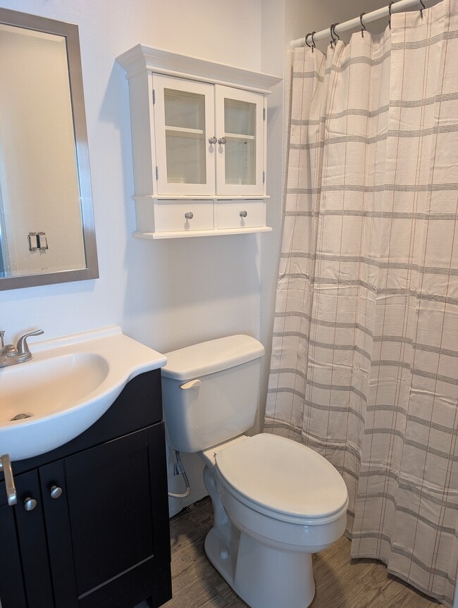 Photo - 5232 Wilkinson Ave Unit #3