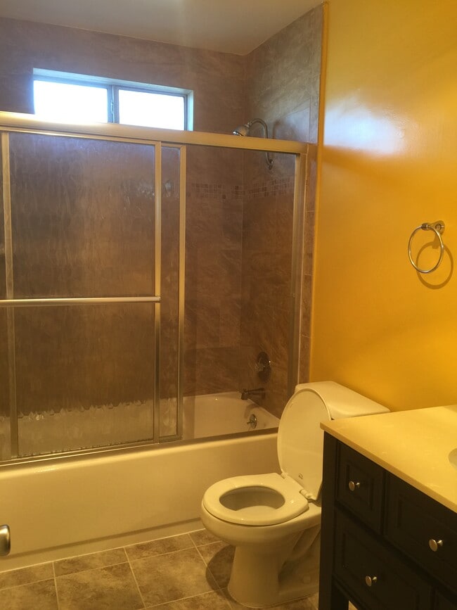 Photo - 1350 Torrance Blvd Unit A