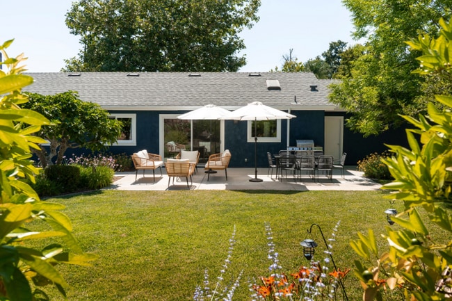 Photo - 212 Oriole St