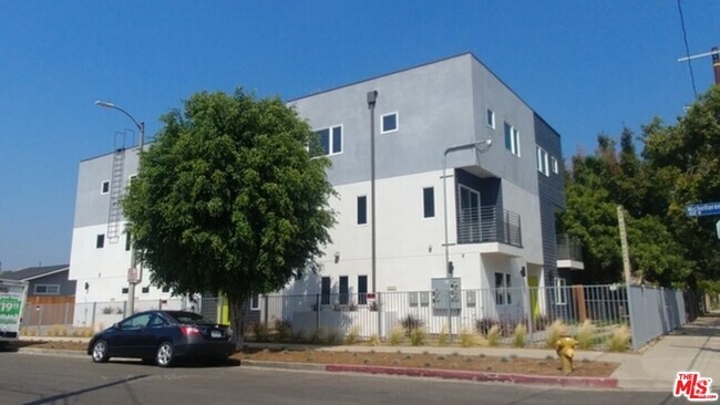 Building Photo - 413 Micheltorena St Rental