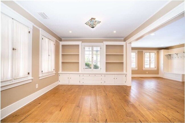 Photo - 5049 Mt Royal Dr