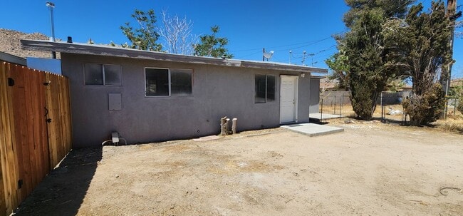 Building Photo - 6963 Tamarisk Ave