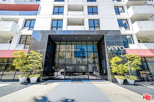 Building Photo - 1234 Wilshire Blvd Unit 405