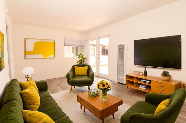 Building Photo - Refreshed 2 Bed/1 Bath in the Heart of Pacific Beach- Close to the Beach + Bay! REDUCED DEPOSIT $... Unit 2076