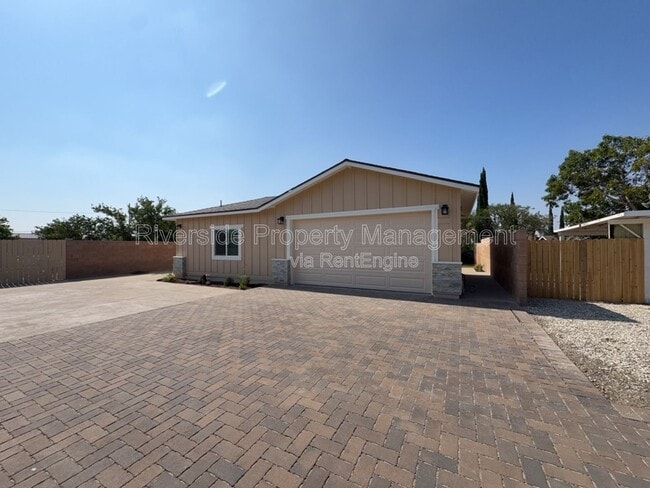 Photo - 7893 Mango Ave