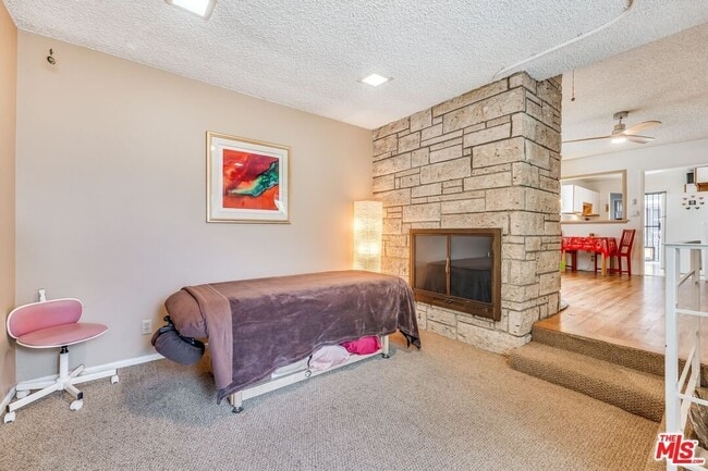 Photo - 1225 N Hollywood Way Unit Apt A