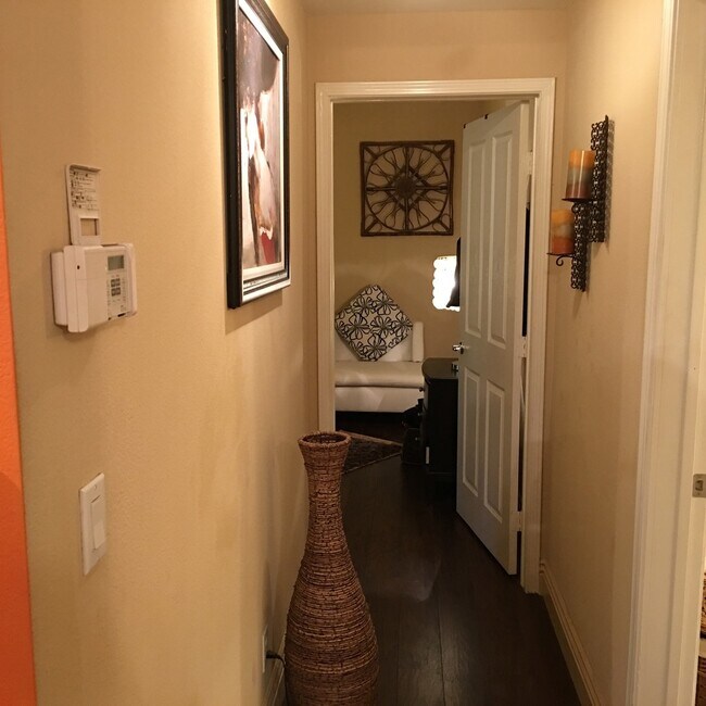 Photo - FURNISHED 1 bed/ 1 bath updated home in Aliso Viejo w/Fireplace Unit 536
