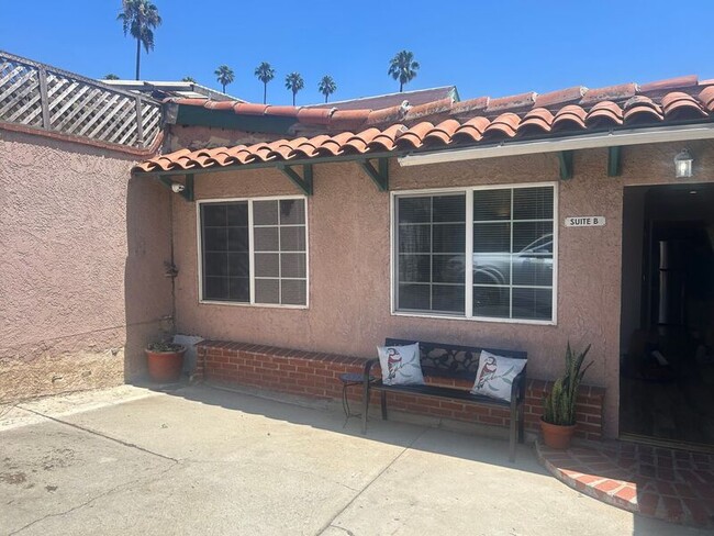 Photo - 2823 Hyperion Ave