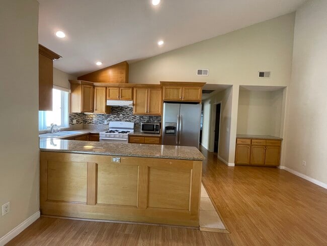 Photo - 13806 Vanowen St Unit 4