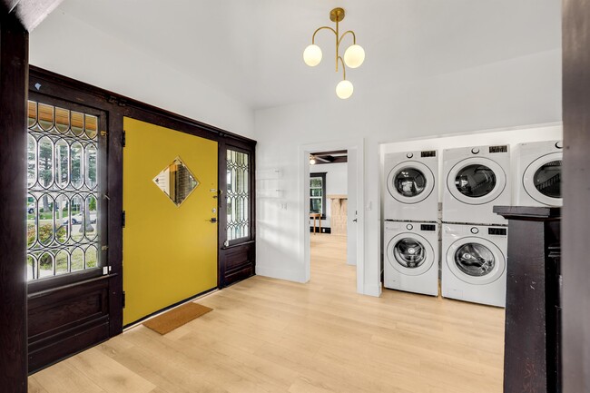 Photo - 4439 Victoria Park Dr Unit 3A