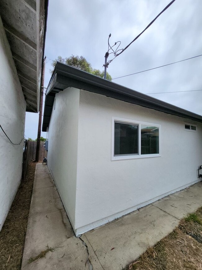 Photo - Golden Hill 2 bedroom 1 bath remodeled Single family Home  2595.00