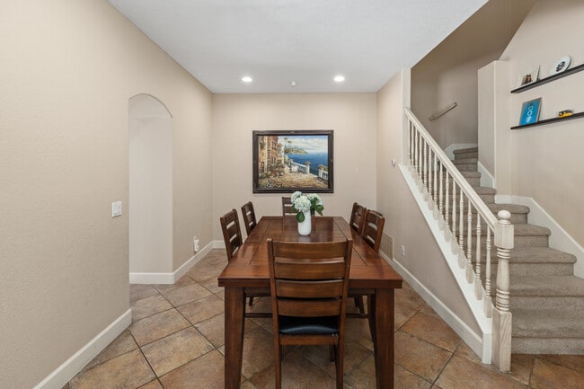 Photo - 16140 Av. Venusto