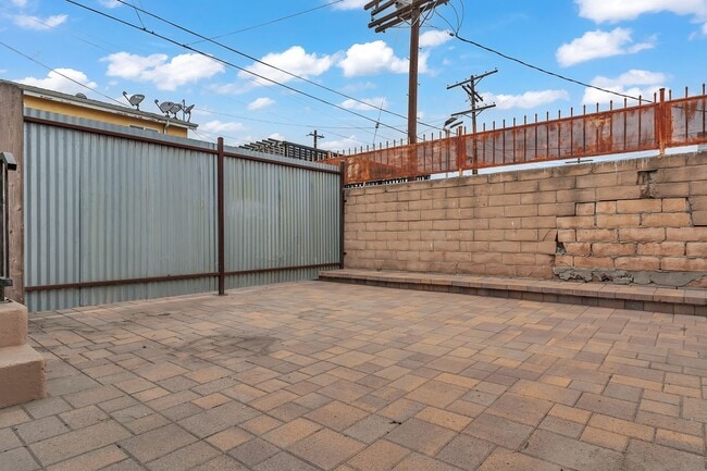 Photo - 447 E 101st St Unit 1