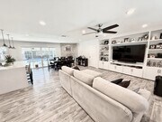 Photo - 22114 Strathern St House