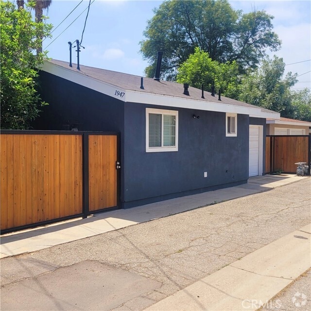 Building Photo - 1947 5th St Rental