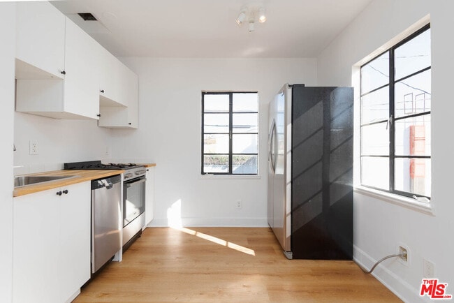 Photo - 822 N Detroit St Unit 826.5