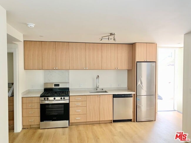 Building Photo - 1822 Overland Ave Unit 102 Rental
