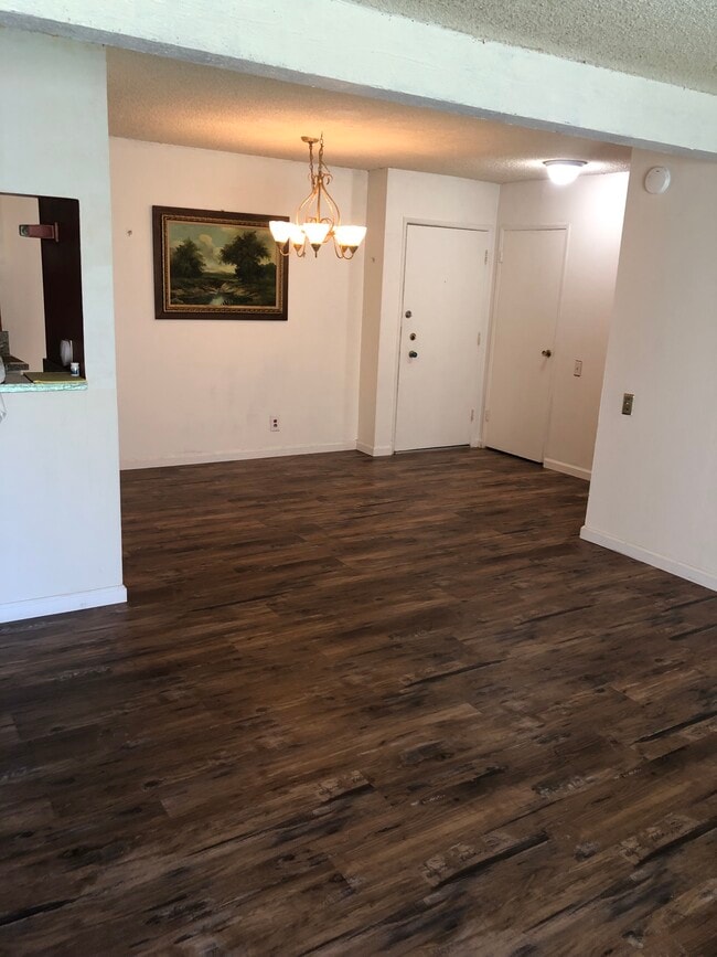 Photo - 5460 White Oak Ave Unit J203