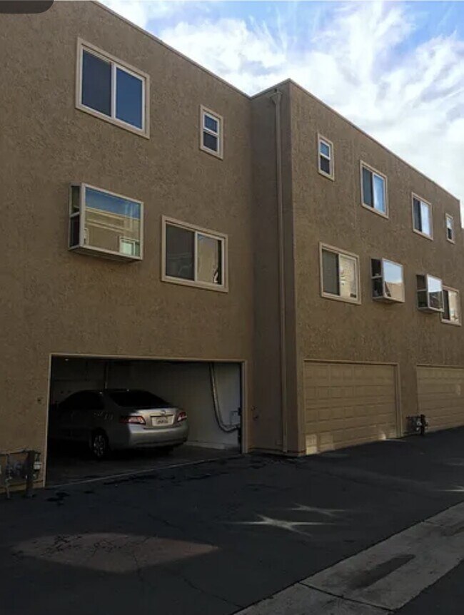 Photo - 17922 River Cir