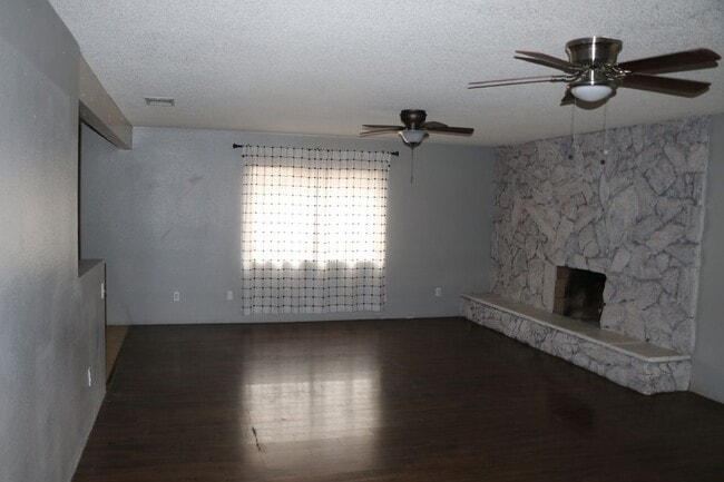 Photo - 7864 Newhall Ave