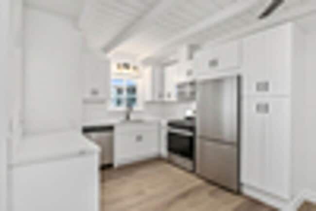 Building Photo - 303 S Ola Vista Unit 4