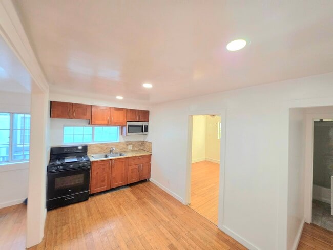 Photo - 1361 W Vernon Ave Unit 1361 W. Vernon Ave. Newly Renovated +A/C