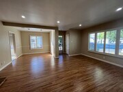Photo - 13836 Cohasset St