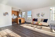 Photo - 702 Ash St