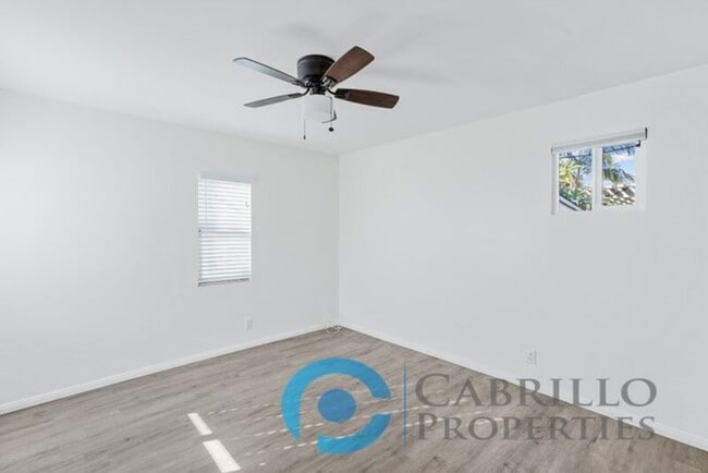 Photo - 4853 Mansfield St