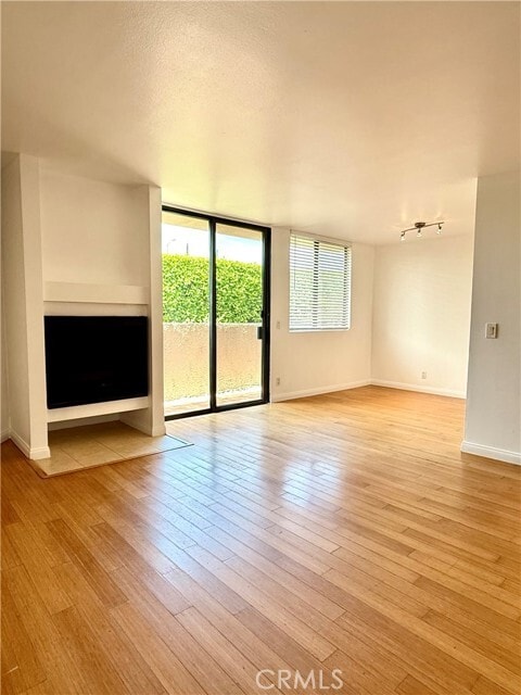 Photo - 7826 Topanga Canyon Blvd