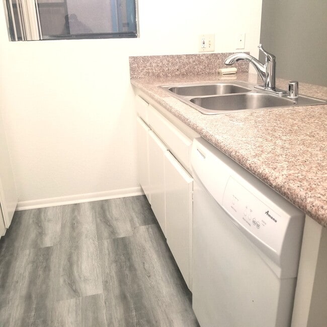 Photo - 14324 Lemoli Ave