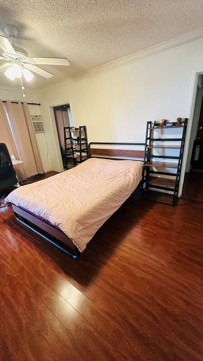 Photo - 5851 Harold Way Apartments