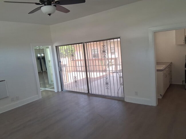 Photo - 6250 S Van Ness Ave Unit 6250