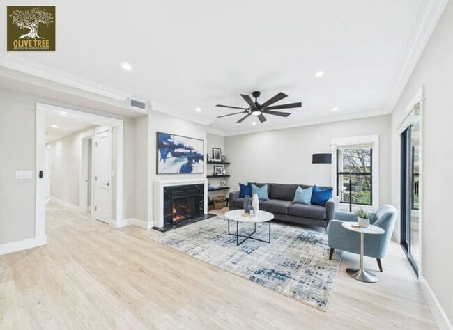 Photo - Marengo Unit 494 South Marengo