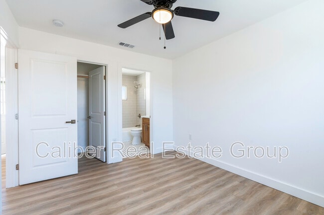 Photo - 478 N Pine St