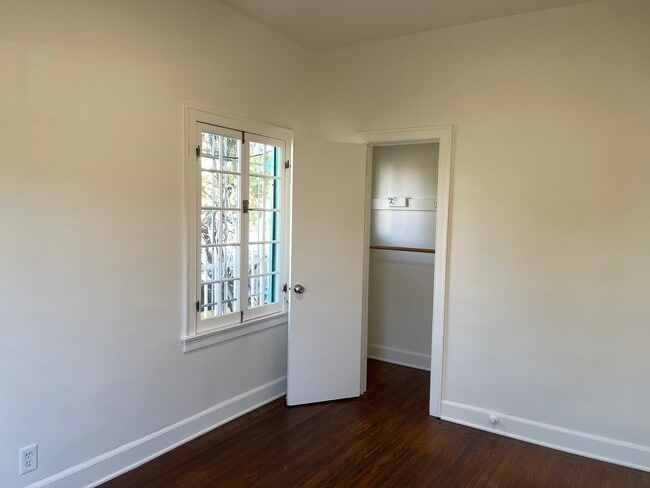 Photo - 3000 Kenwood Ave