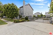 Photo - 15305 Berendo Ave Condo Unit 16