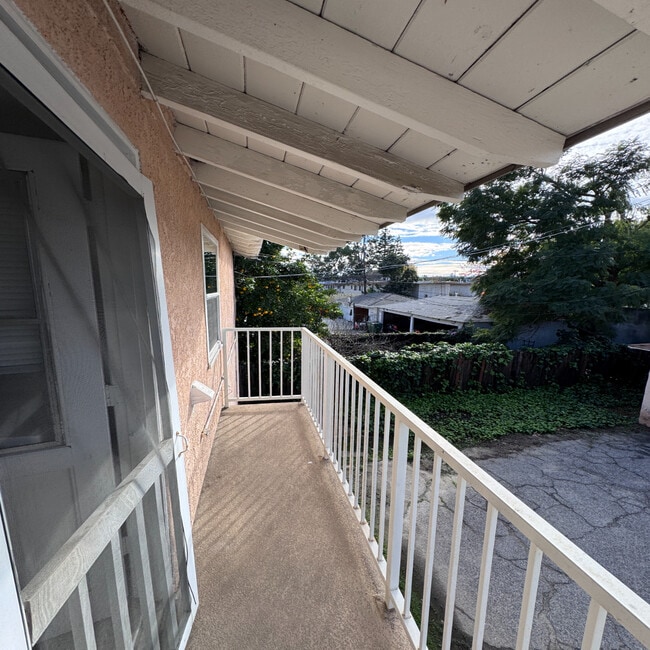 Photo - 5527 Radford Ave Unit 4