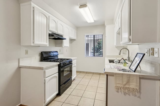 Photo - 725 E Providencia Ave Unit 109