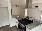 Photo - 16041 Devonshire St