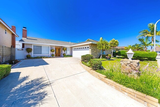Upgraded 4 bedroom Fountain Valley Home - Upgraded 4 bedroom Fountain Valley Home