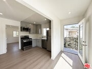 Photo - 1405 Talmadge St Unit #3