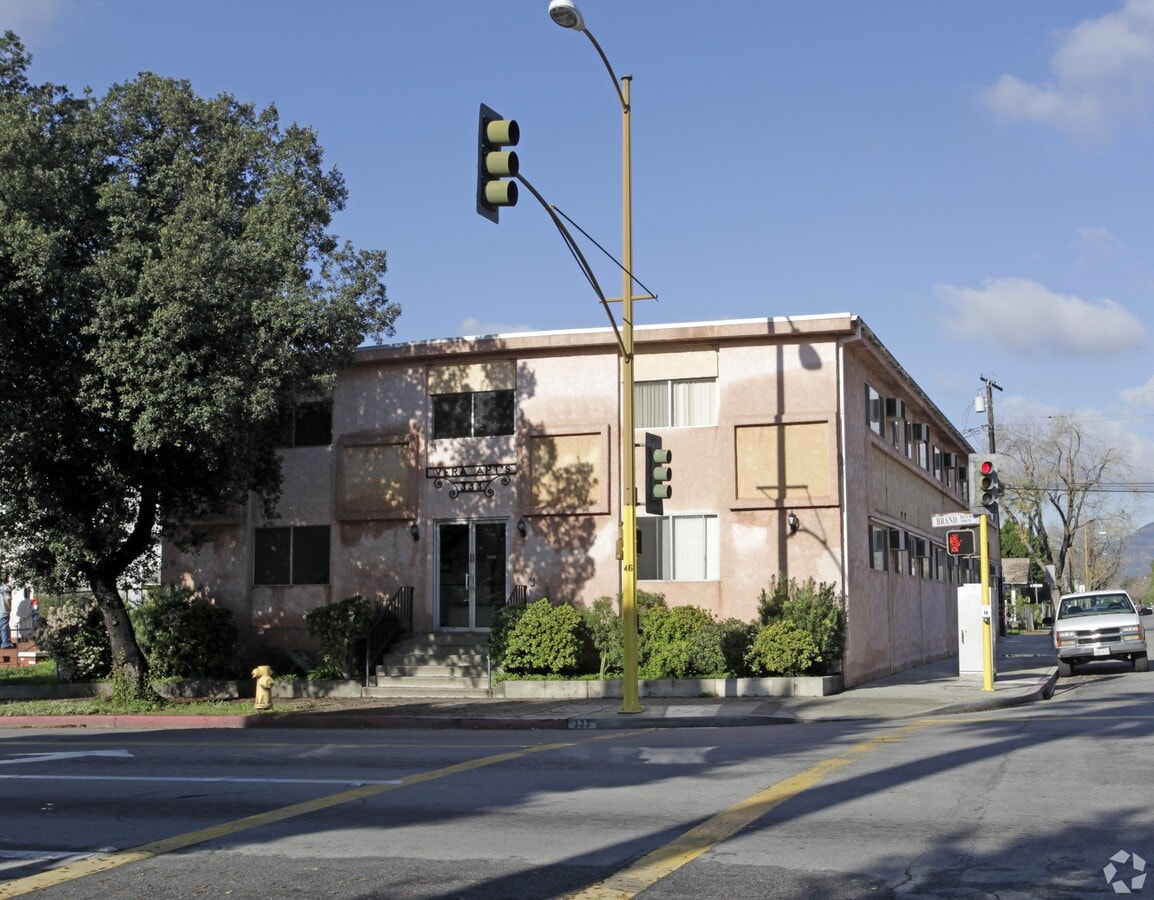Photo - Vera Apts