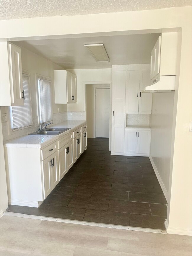 Photo - 1511 W 58th Pl