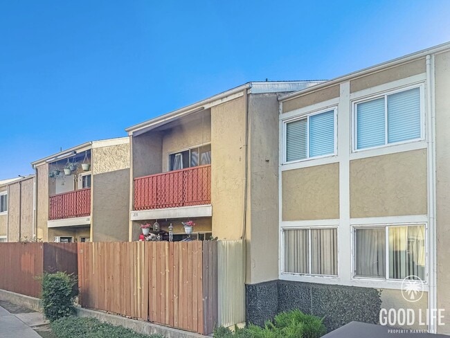 Great 2B/1BA Condo in Escondido! - Great 2B/1BA Condo in Escondido! Unit 235