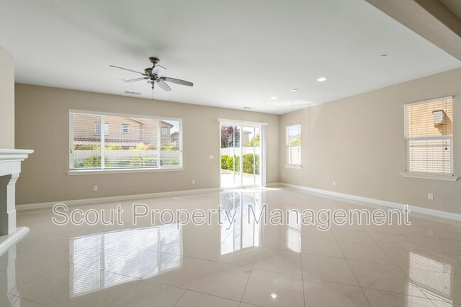 Photo - 39157 Hidden Creek Ln
