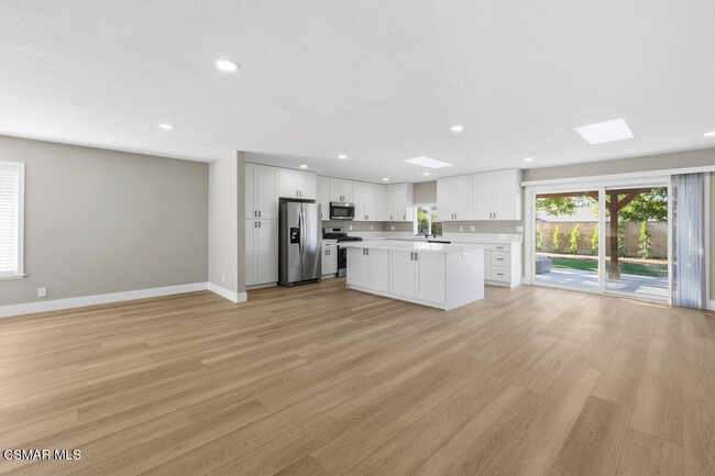 Photo - 1069 Donner Ave