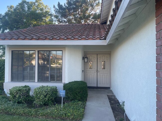 Photo - 2215 Lobelia Ave