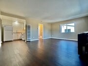 Photo - 970 Mission Dr