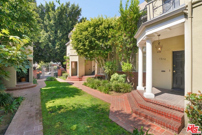 Photo - 1306 N Alta Vista Blvd Unit 1306 1/2